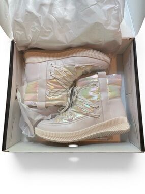 🆕 Nine West - Tunnel 3 High Top Sneaker Boots - Holographic Colors - NIB